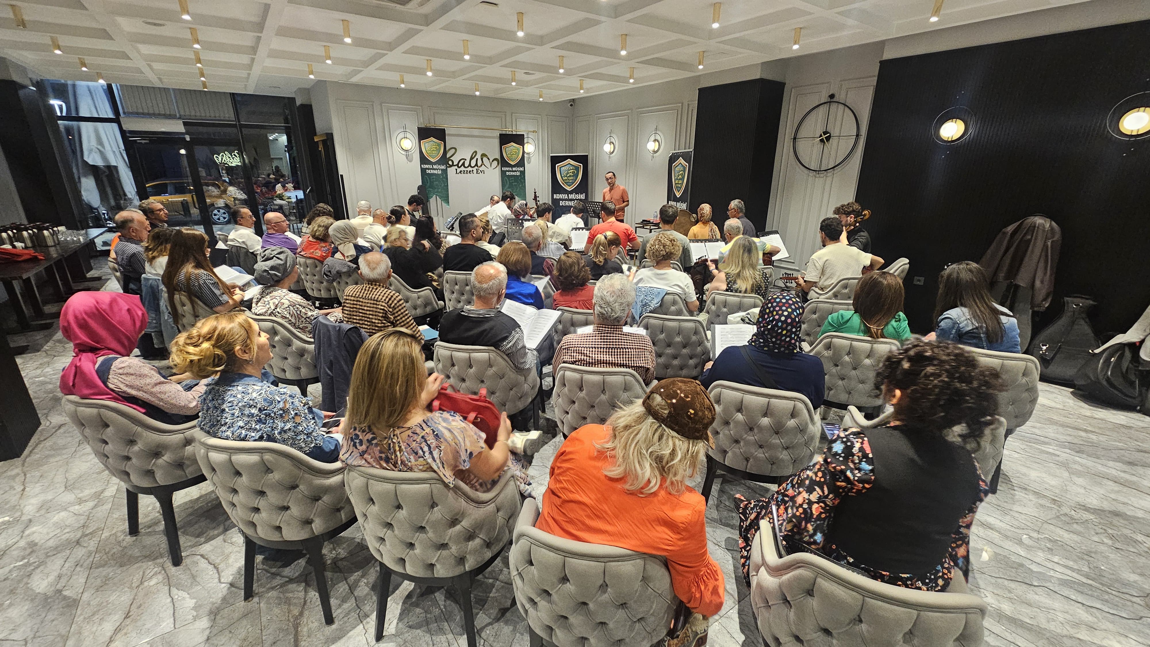 Konserimizin son provası için "Balım Lezzet Evi" nde buluştuk.